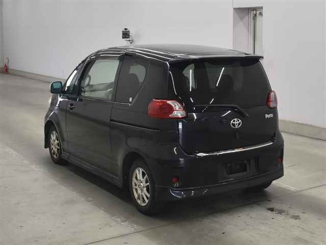 TOYOTA PORTE 2010