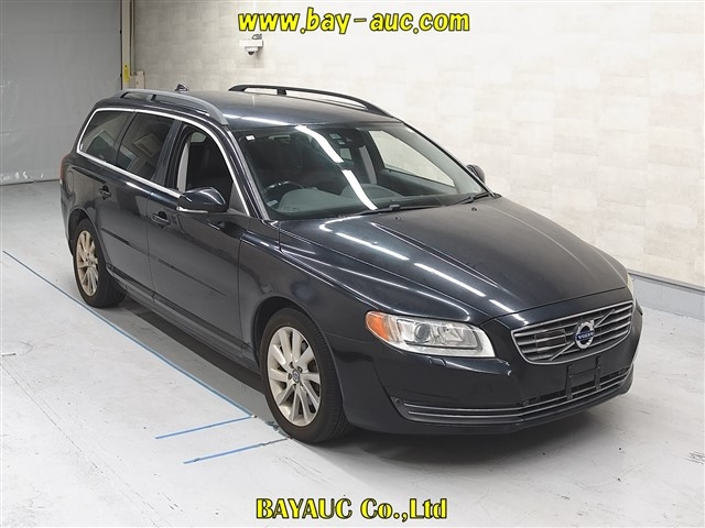 VOLVO V70 2014