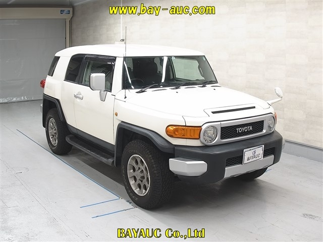 TOYOTA FJ CRUISER 2011