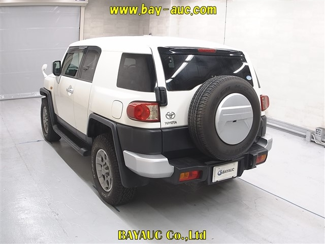 TOYOTA FJ CRUISER 2011