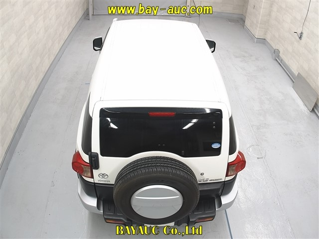 TOYOTA FJ CRUISER 2011