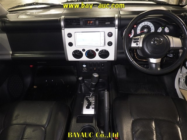 TOYOTA FJ CRUISER 2011