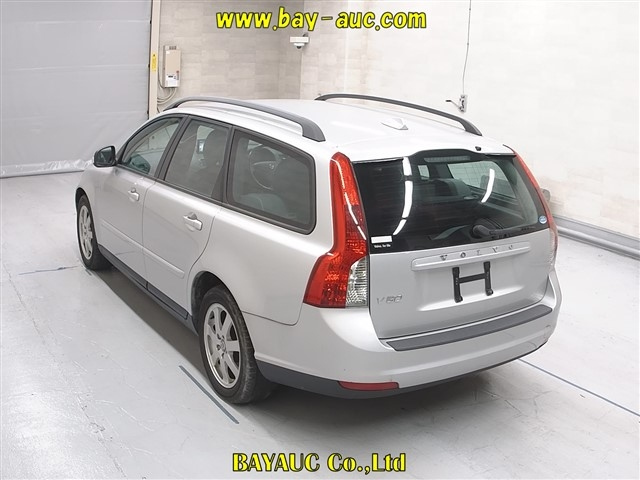 VOLVO V50 2010