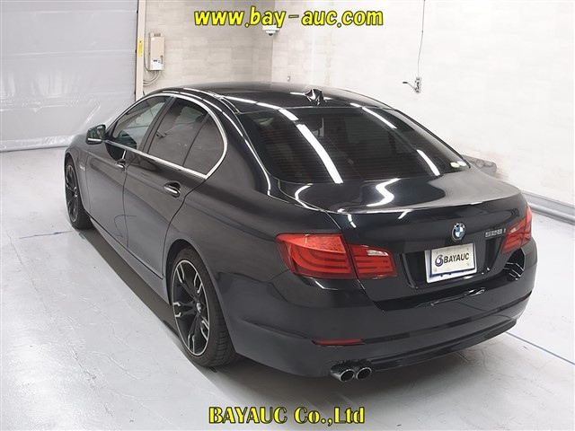 BMW 5 SERIES 2010