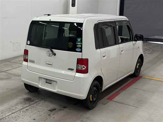 TOYOTA PIXIS SPACE 2012