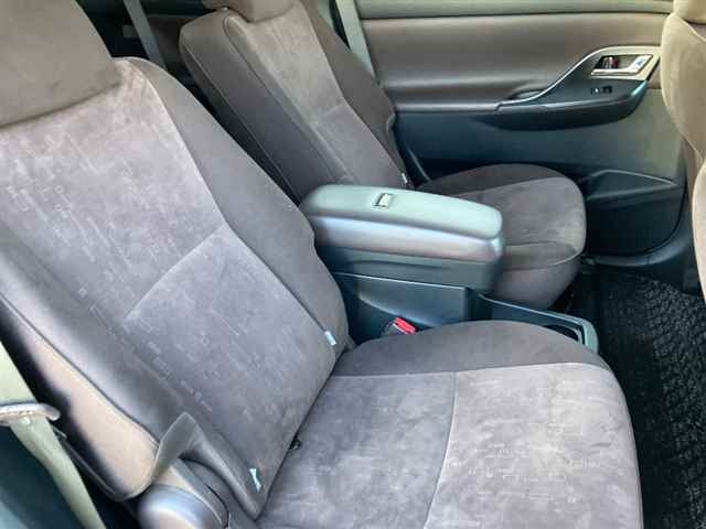 TOYOTA MARK X ZIO 2010