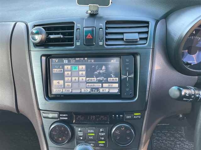 TOYOTA MARK X ZIO 2010