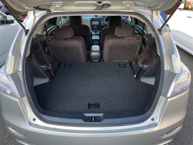 TOYOTA MARK X ZIO 2010