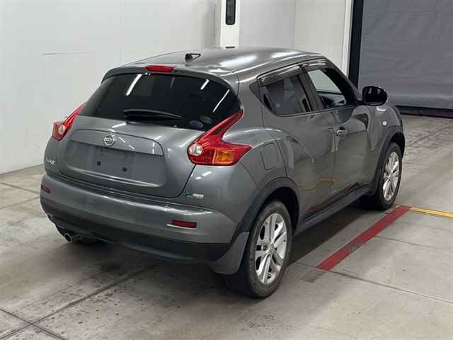 NISSAN JUKE 2011
