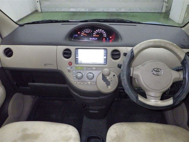 TOYOTA SIENTA 2008
