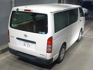 TOYOTA HIACE VAN 2013