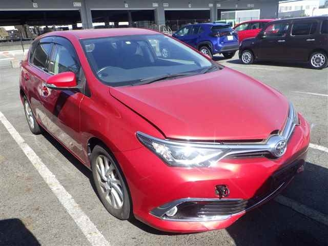 TOYOTA AURIS 2016