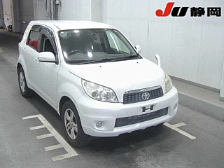 TOYOTA RUSH 2010