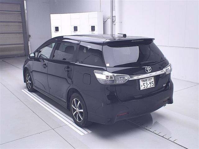 TOYOTA WISH 2013
