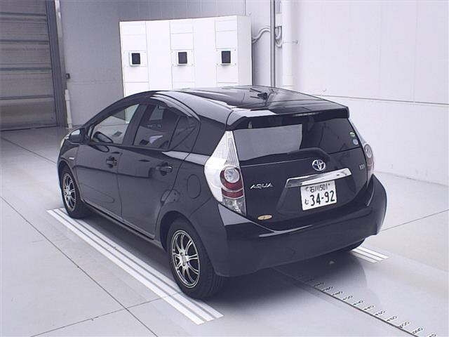 TOYOTA AQUA 2012