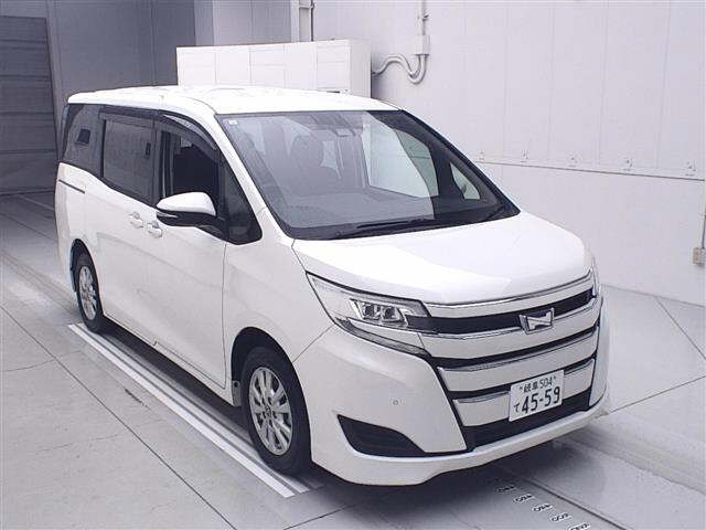 TOYOTA NOAH 2021