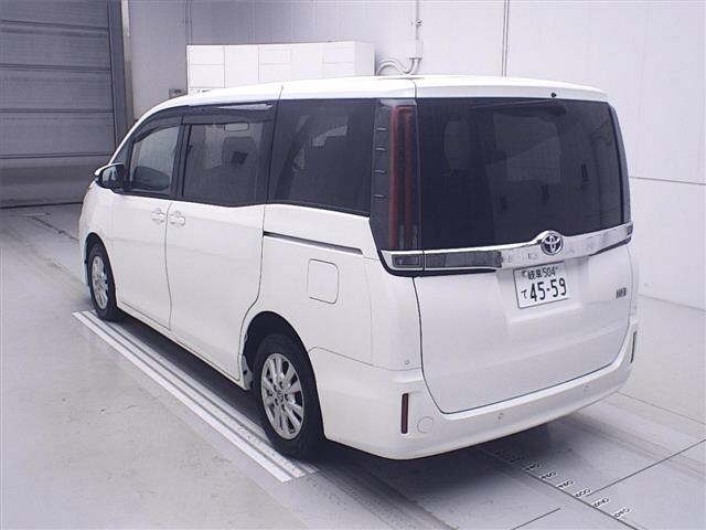 TOYOTA NOAH 2021