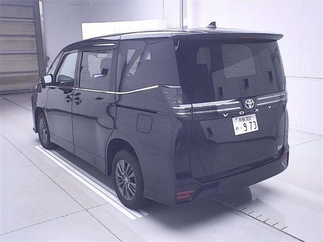 TOYOTA VOXY 2022