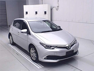 TOYOTA AURIS 2016