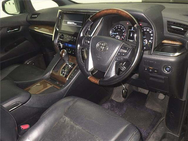 TOYOTA VELLFIRE 2016