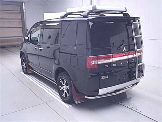 MITSUBISHI DELICA D5 2010