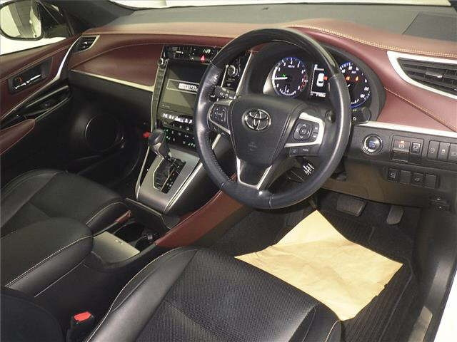 TOYOTA HARRIER 2017