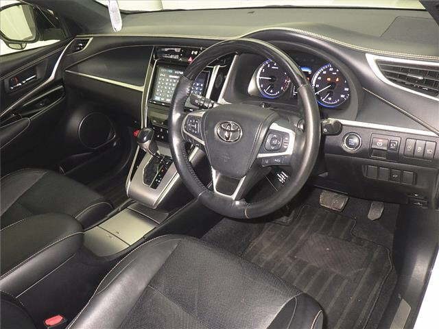 TOYOTA HARRIER 2018