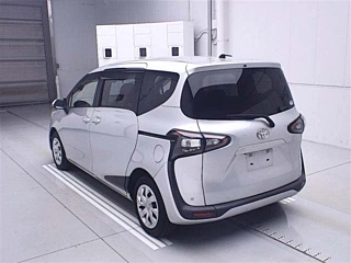 TOYOTA SIENTA 2017