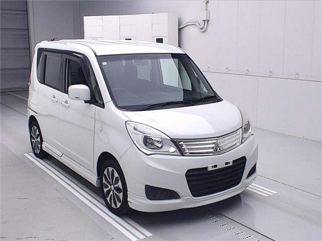 MITSUBISHI DELICA D2 2014