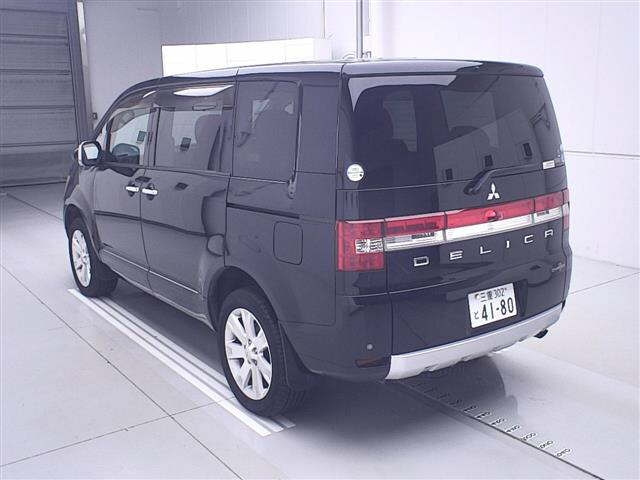 MITSUBISHI DELICA D5 2010