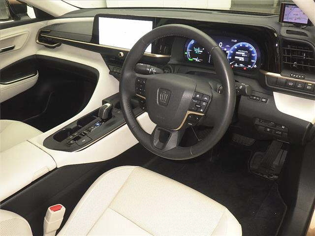 TOYOTA CROWN CROSSOVER 2024