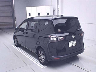TOYOTA SIENTA 2018