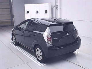 TOYOTA AQUA 2012