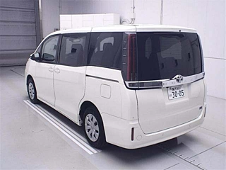 TOYOTA NOAH 2021