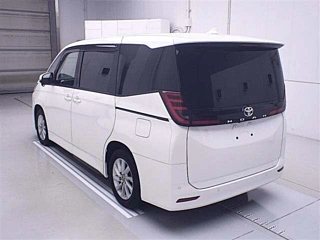 TOYOTA NOAH 2022