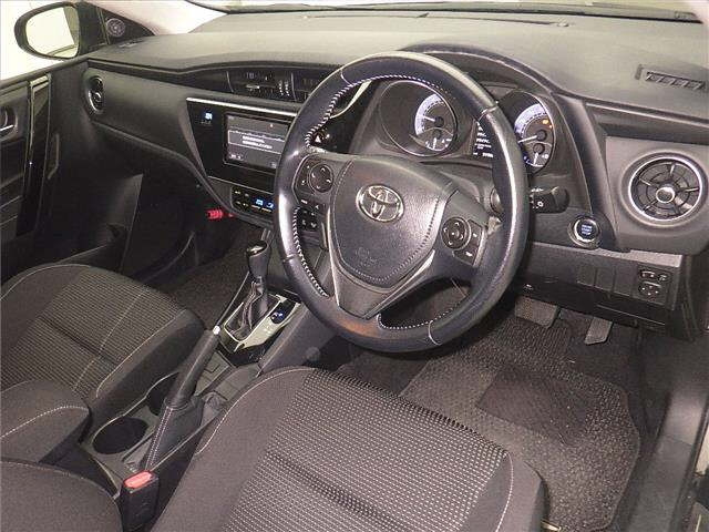 TOYOTA AURIS 2016