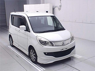 MITSUBISHI DELICA D2 2012