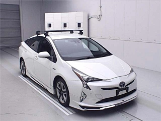 TOYOTA PRIUS 2016