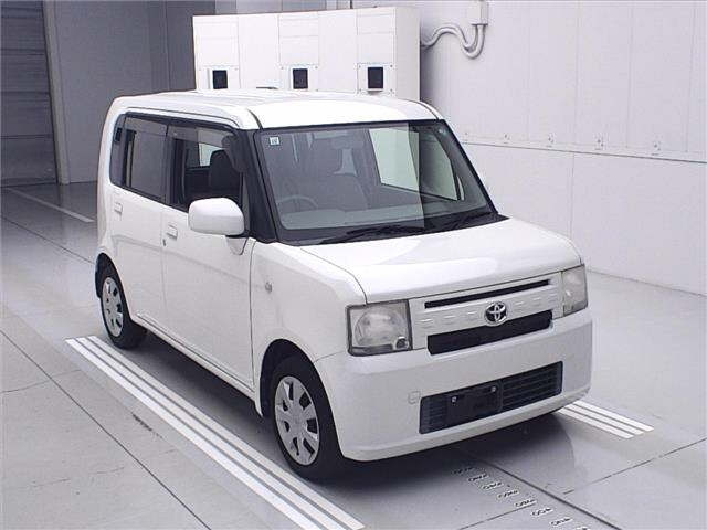 TOYOTA PIXIS SPACE 2013