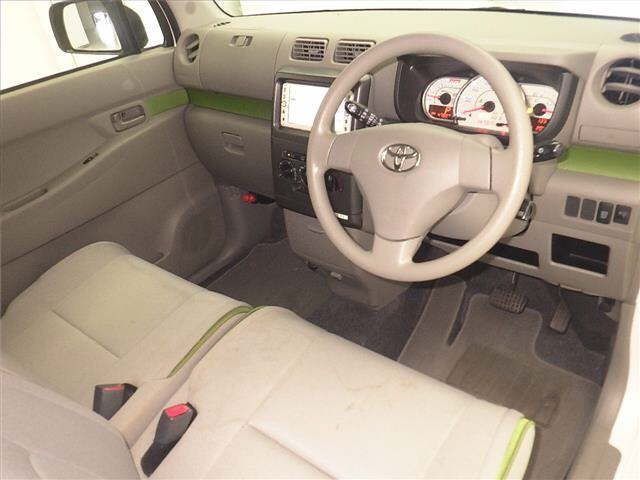 TOYOTA PIXIS SPACE 2013