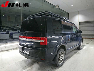 MITSUBISHI DELICA D5 2010