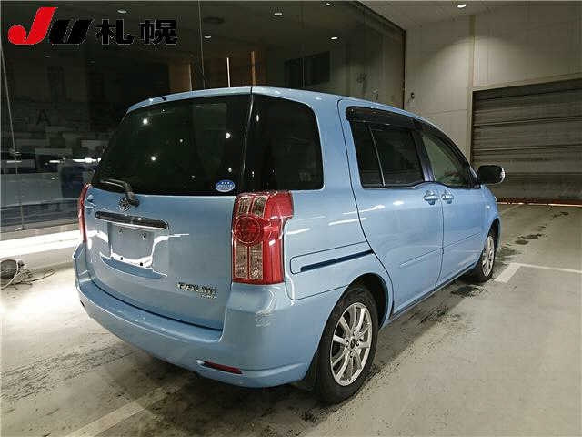 TOYOTA RAUM 2010