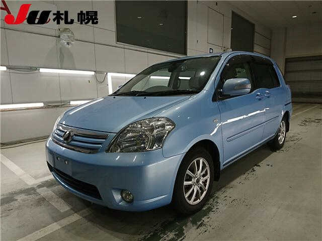 TOYOTA RAUM 2010