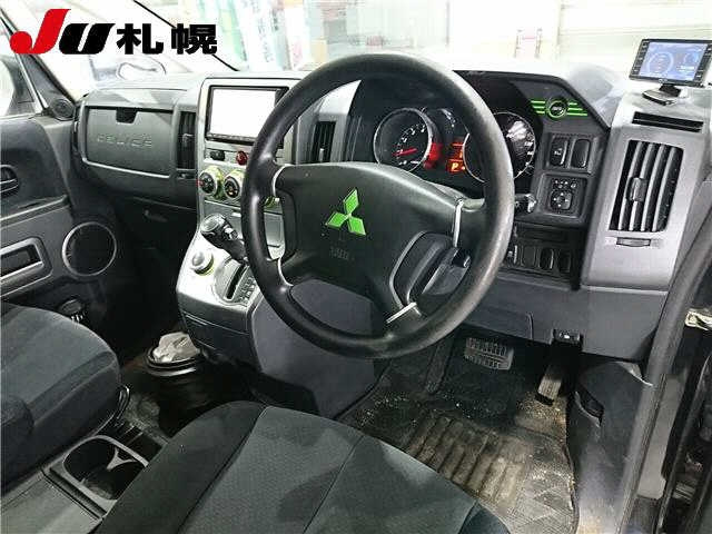 MITSUBISHI DELICA D5 2010