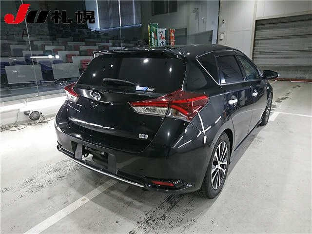 TOYOTA AURIS 2016