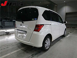 HONDA FREED 2010