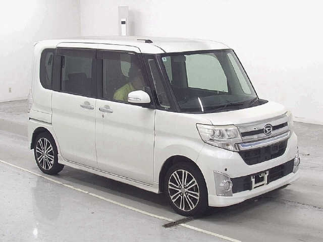 DAIHATSU TANTO 2014