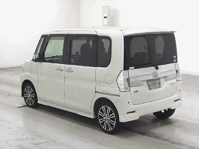 DAIHATSU TANTO 2014
