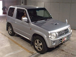 NISSAN KIX 2009