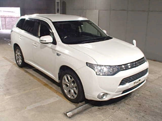 MITSUBISHI OUTLANDER PHEV 2013